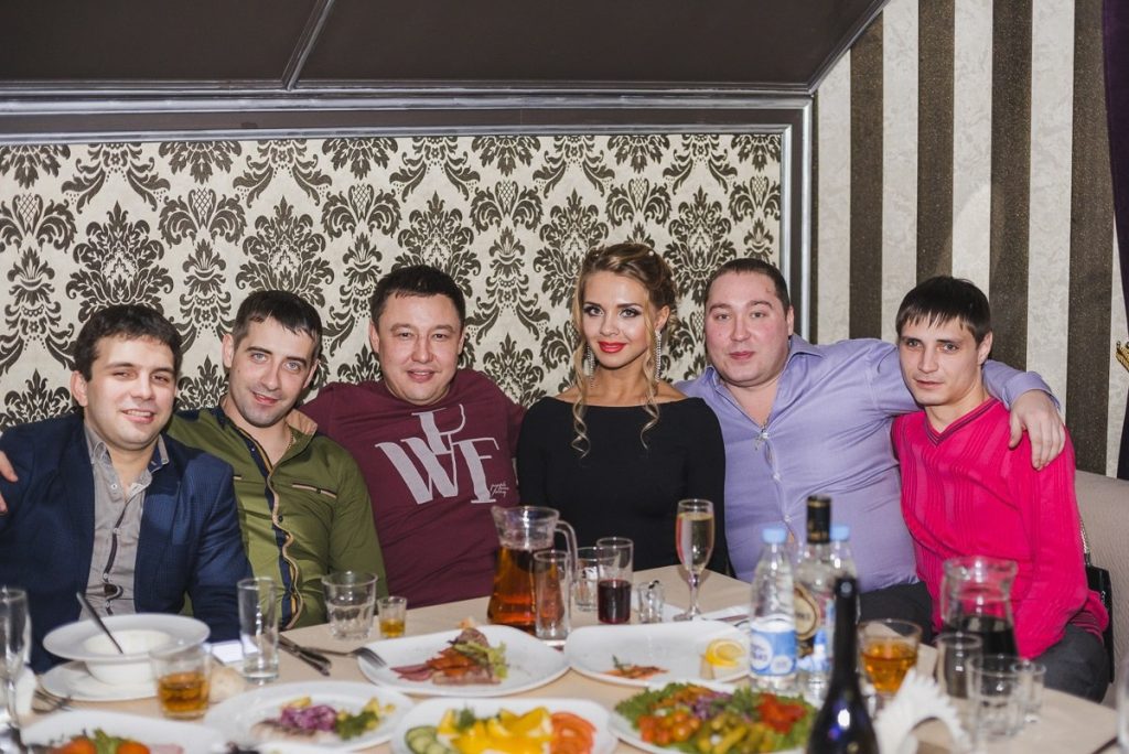 Artem Gradopoltsev amongst friends