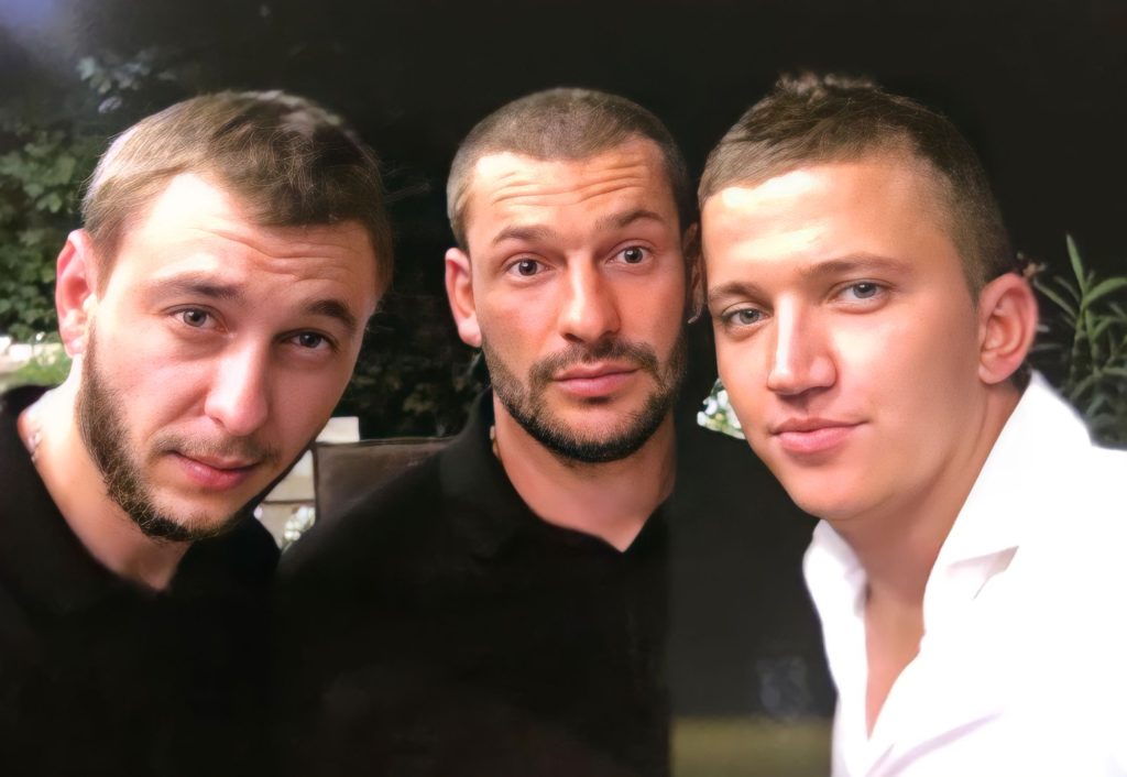 Andrei Amirkhanyan and his friends are surprised